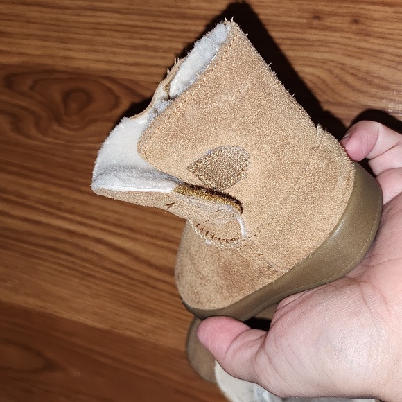 Baby Uggs - Picture 6 of 8